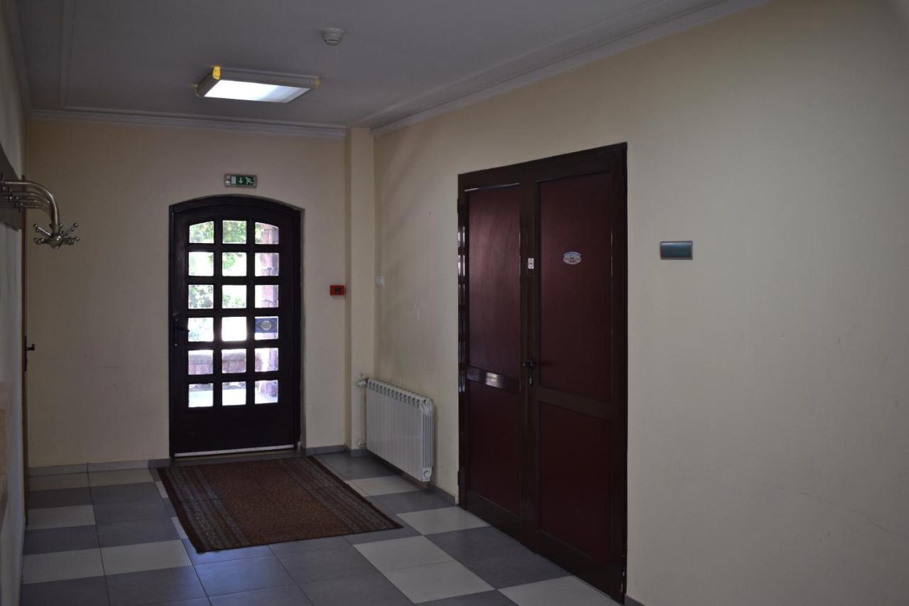Hotel Jeravna Bankya Exterior photo